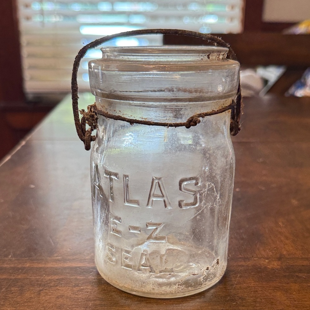 Vintage Atlas E-Z Seal Glass Jar